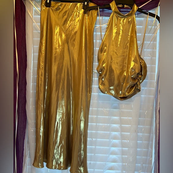 ZARA 2 PIECES MATCHING SET METALLIC HALTER TOP AND LONG METALLIC SKIRT - Picture 16 of 16